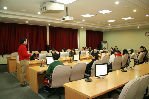 2011학년도 전자전기공학과 학위기 전달식 개최